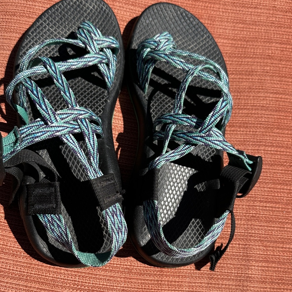 Women’s Chaco Black Sandals with Teal Strappy Cords size 7
